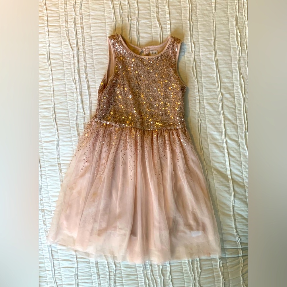 Gap kids, size medium. Peachy pink with gold sequins. Tulle layer; cotton layer.